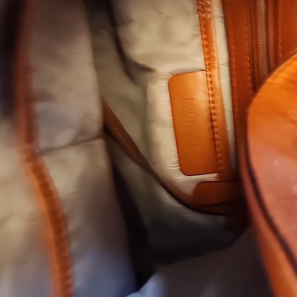 MICHAEL KORS Bucket Bag Hard to find. - Picture 7 of 13